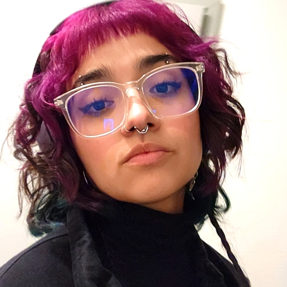 Meet your Posher, Ari - Picture 1 of 1